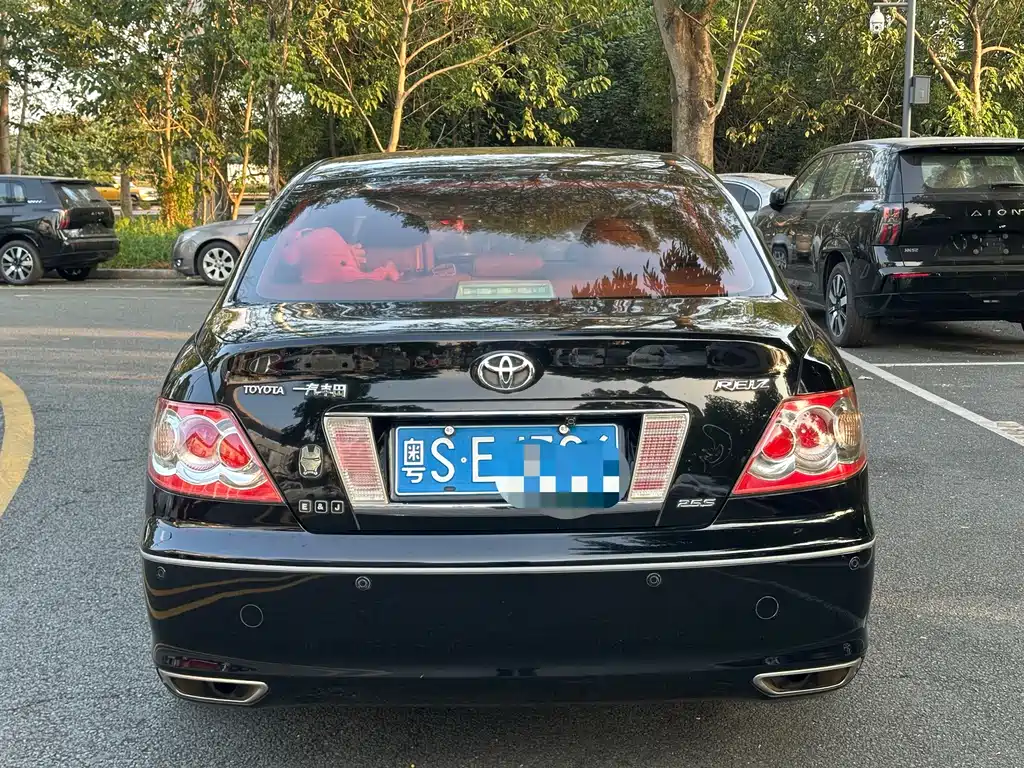 Toyota Reiz — миниатюра 4