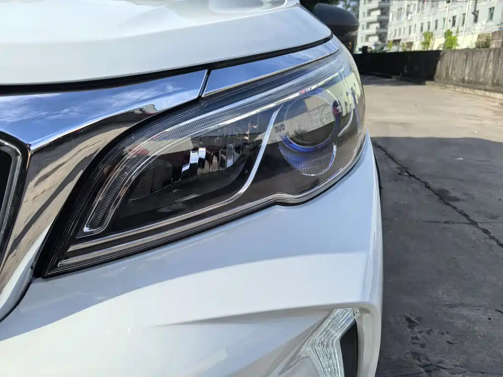 Geely Vision X3 — миниатюра 12