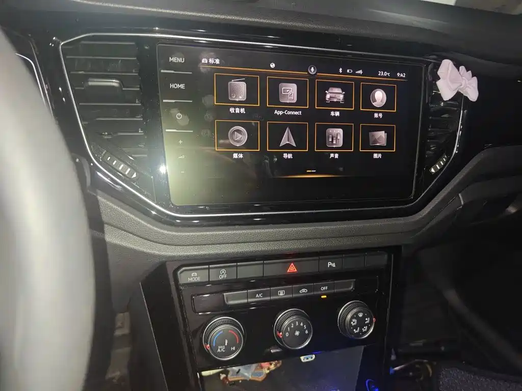 Volkswagen T-Roc — миниатюра 9