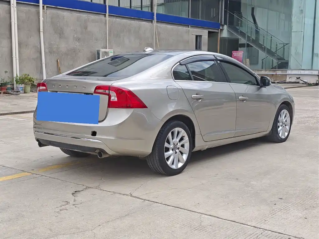 Volvo S60 — миниатюра 9