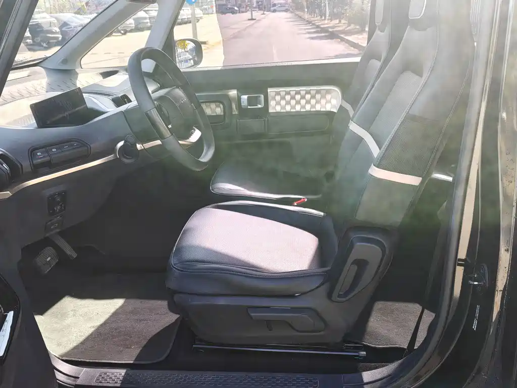 Baojun KiWi EV — миниатюра 7