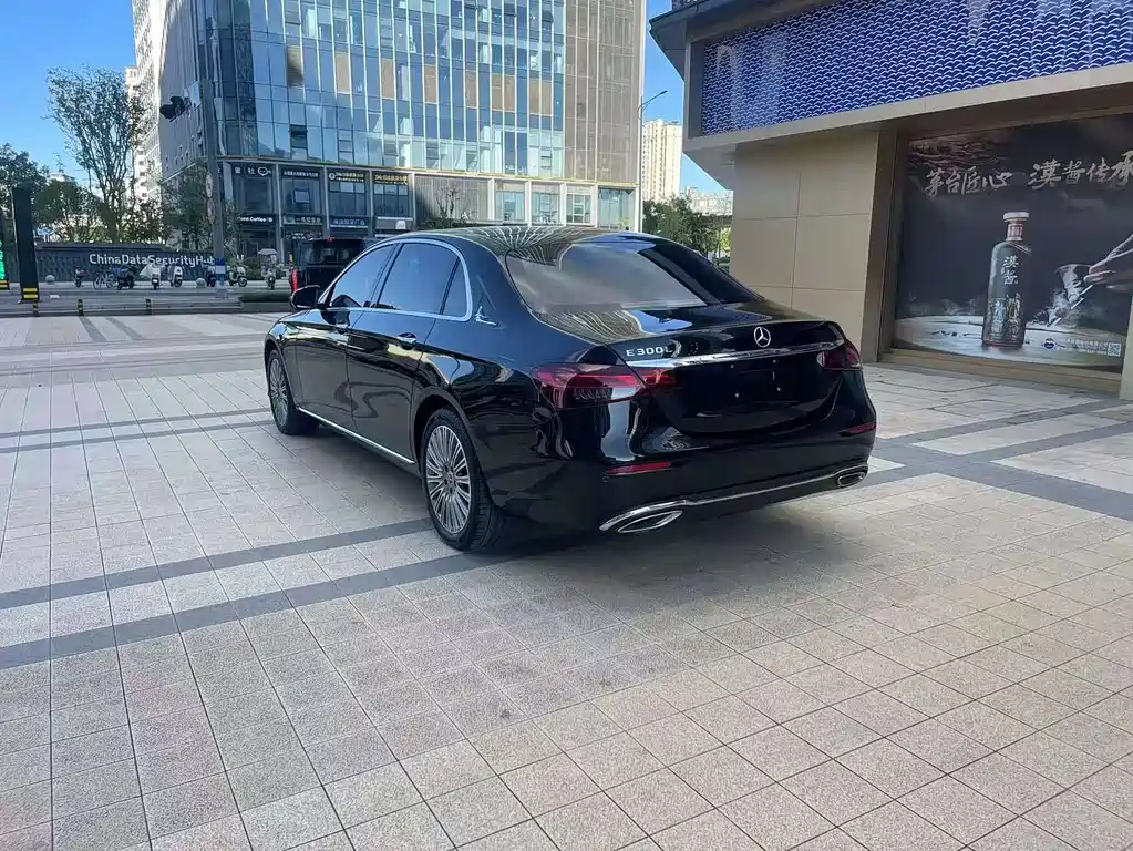 MERCEDES-BENZ E CLASS