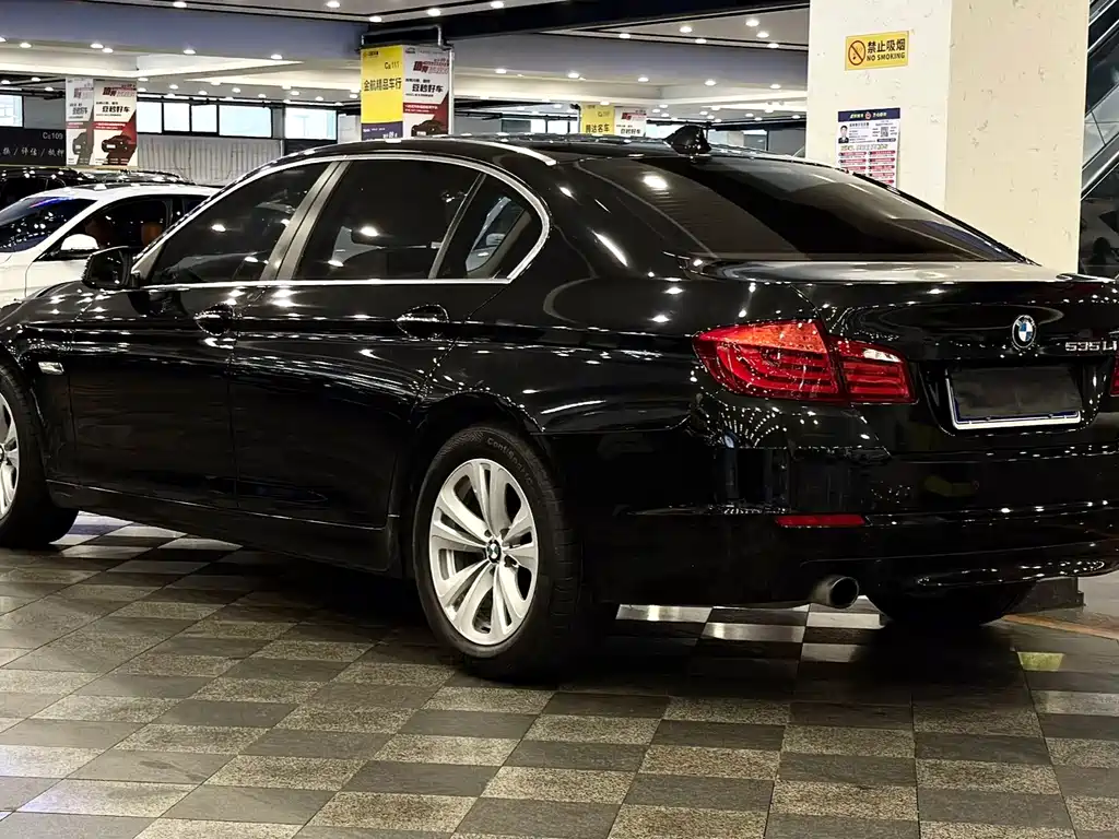 BMW 5 Series — миниатюра 4
