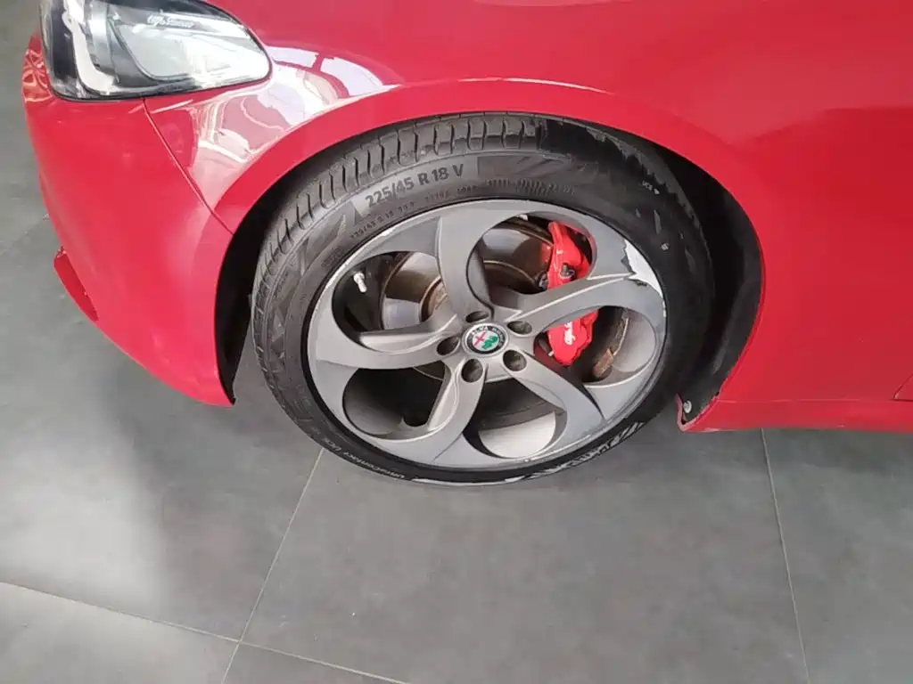 Alfa Romeo Giulia — миниатюра 23