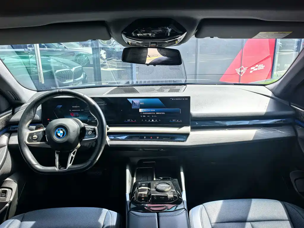 BMW i5 — миниатюра 4