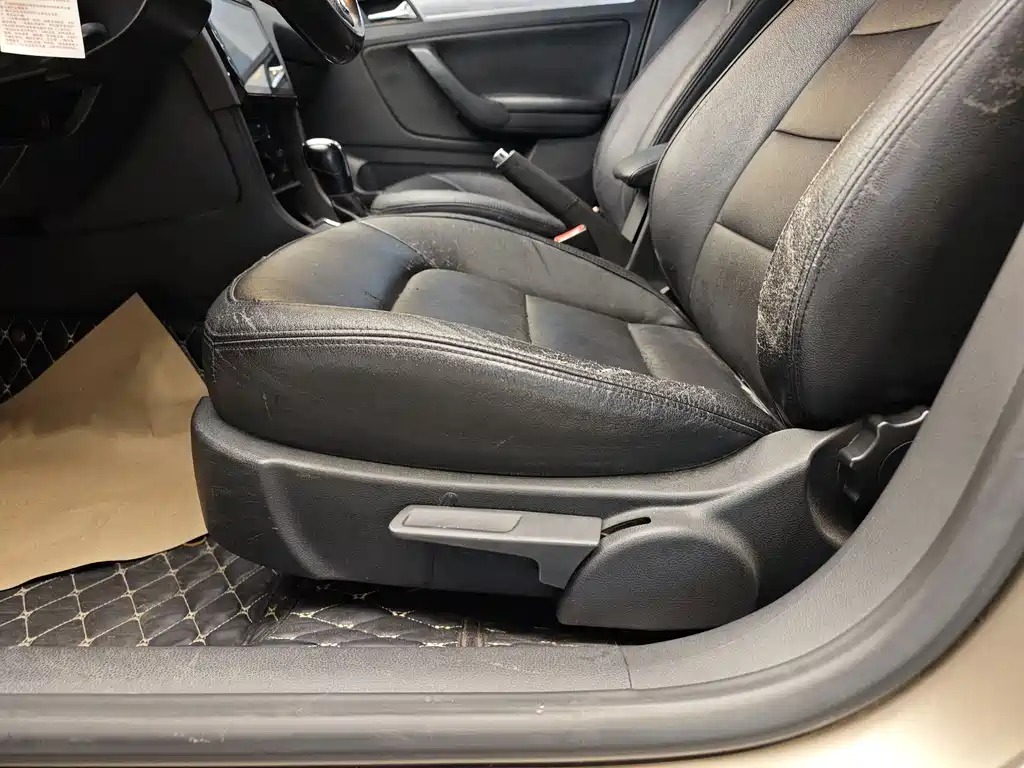 Volkswagen Bora 2015 1.6L AT Fashion