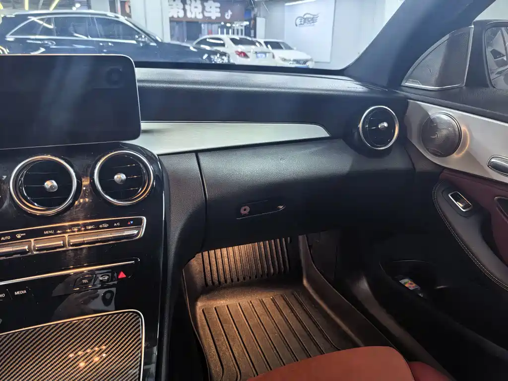 Mercedes-Benz C-Class — миниатюра 14