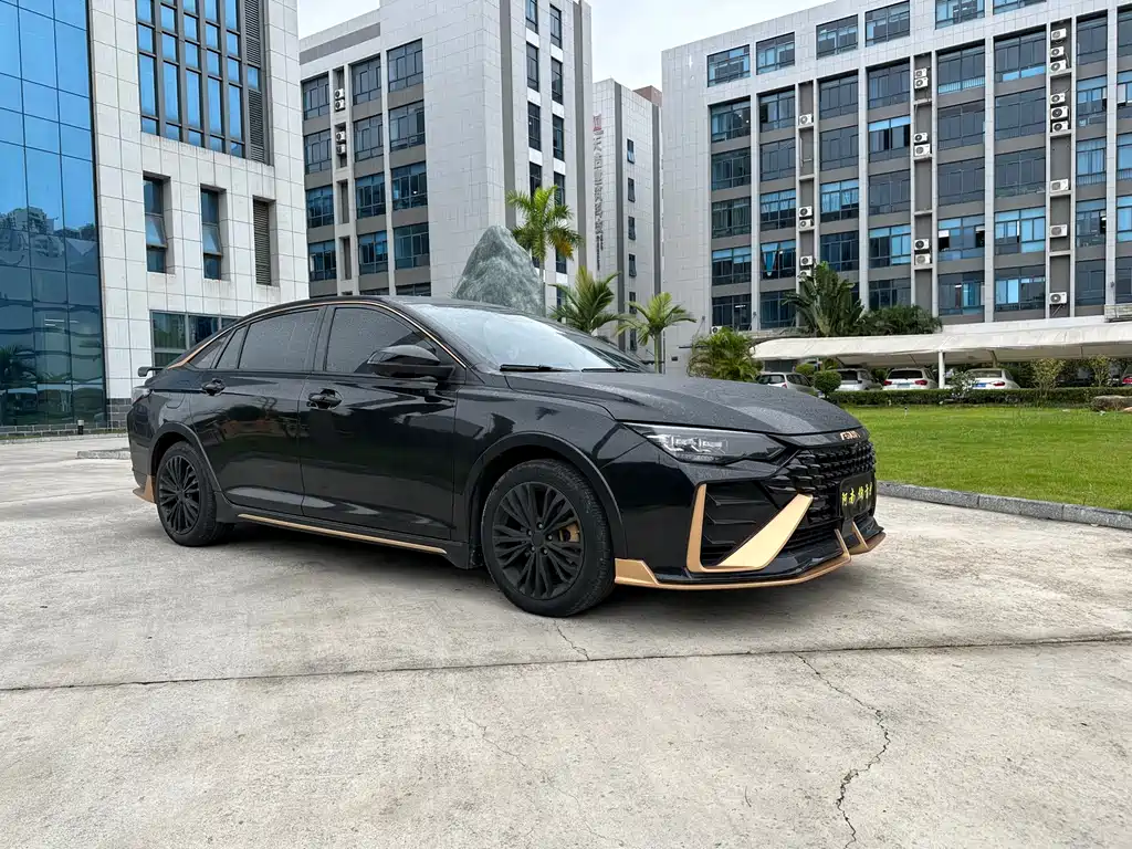 DONGFENG YI HYUN MAX