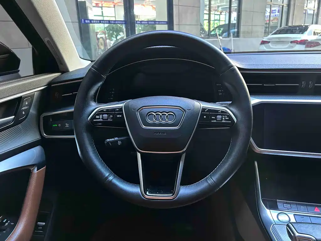 Audi A6L — миниатюра 9