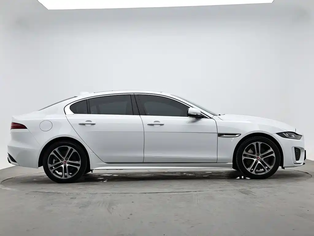 Jaguar XEL — миниатюра 5