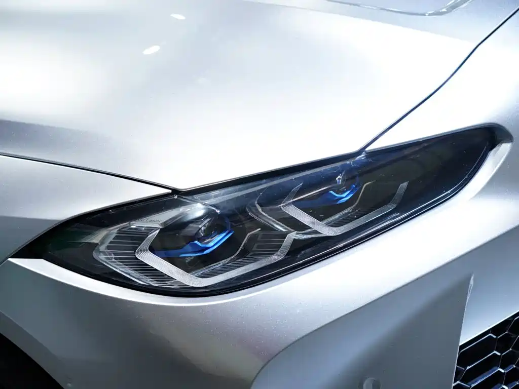 BMW M4 — миниатюра 3
