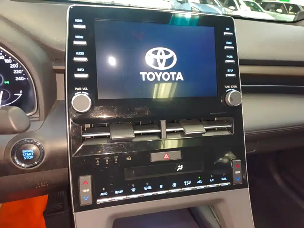 Toyota Avalon — миниатюра 13