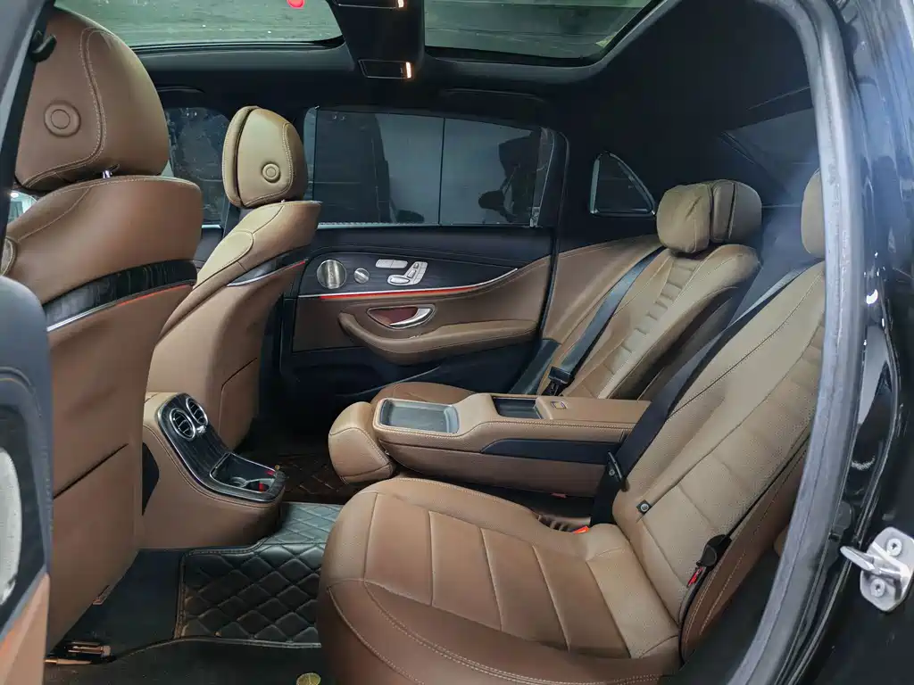 Mercedes-Benz E-Class — миниатюра 3
