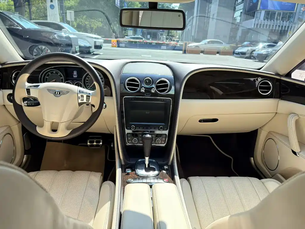 Bentley Flying Spur — миниатюра 8