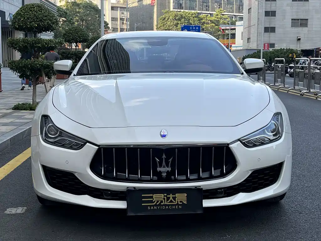 MASERATI GHIBLI