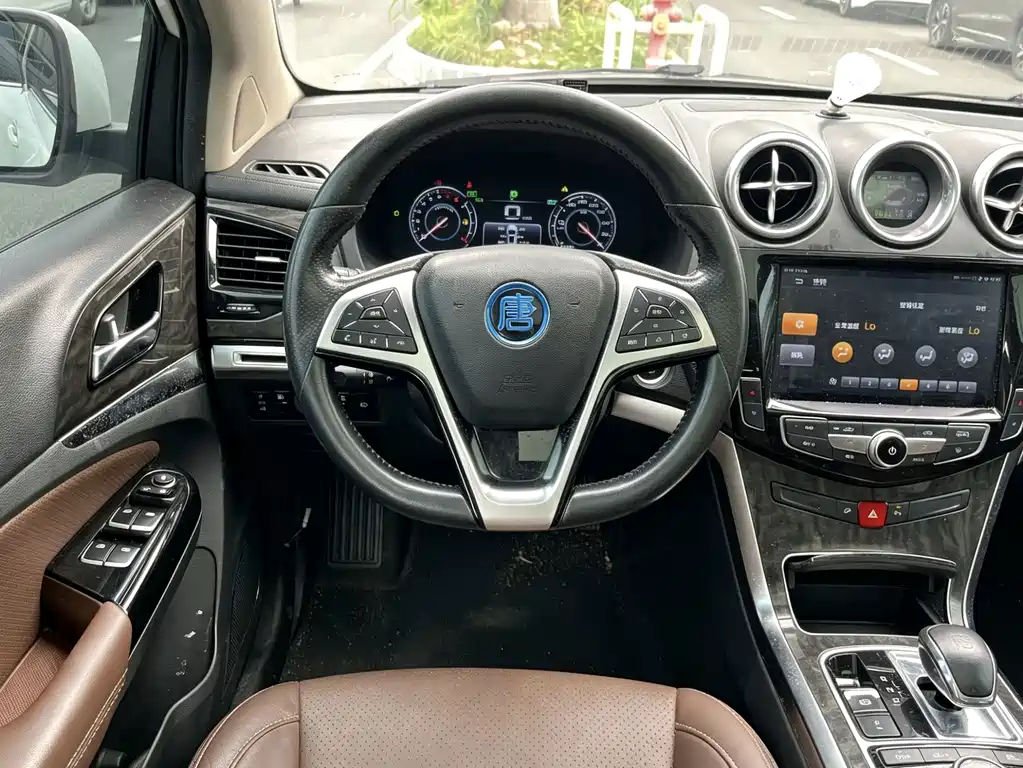 BYD Tang New Energy — миниатюра 13