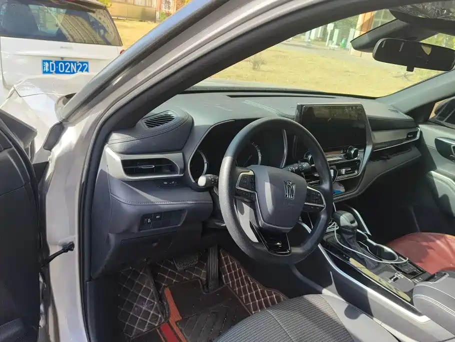 Toyota Crown Kluger — миниатюра 12