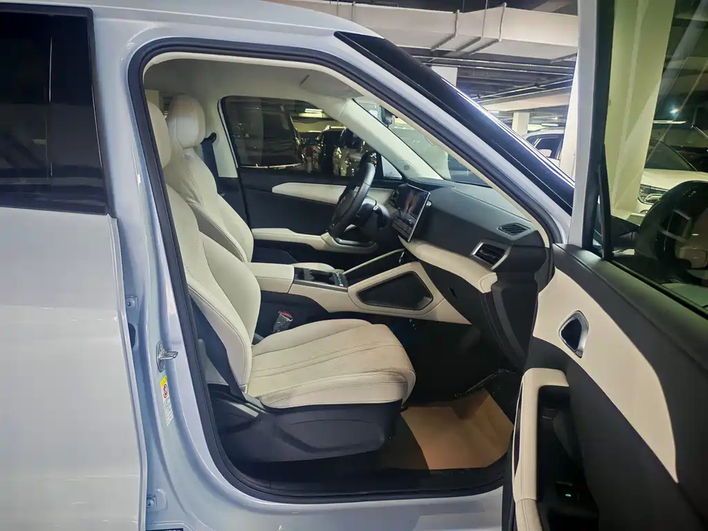 BYD Yuan UP — миниатюра 11