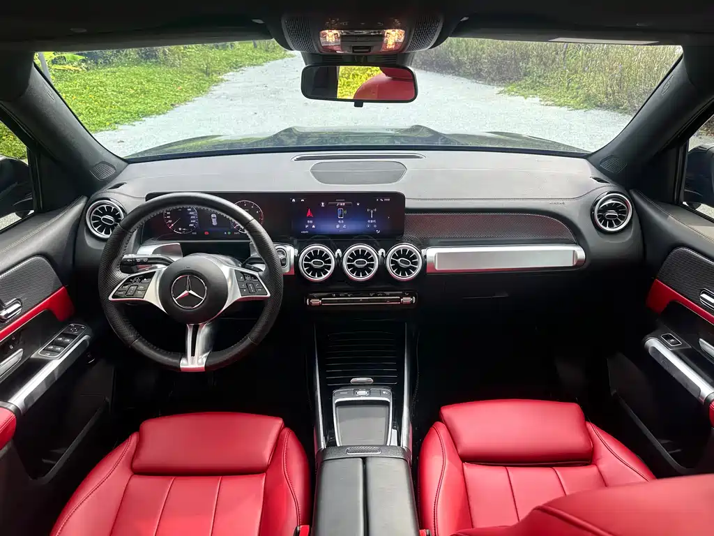 Mercedes-Benz GLB — миниатюра 9