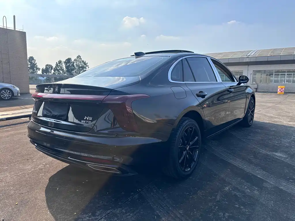 Hongqi Hongqi H5 — миниатюра 12