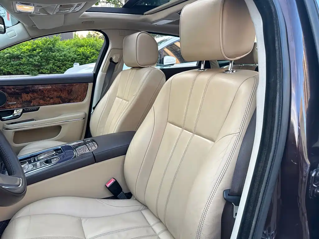 Jaguar XJ — миниатюра 10