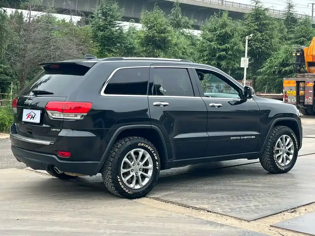 Jeep Grand Cherokee (Import) — миниатюра 9