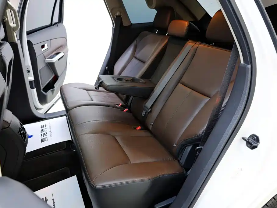 Ford Edge (Import) — миниатюра 30