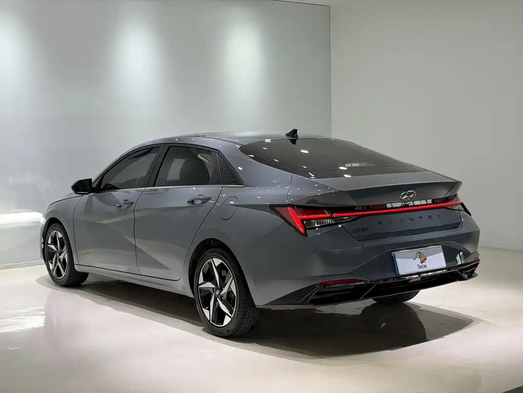 Hyundai Elantra — миниатюра 4