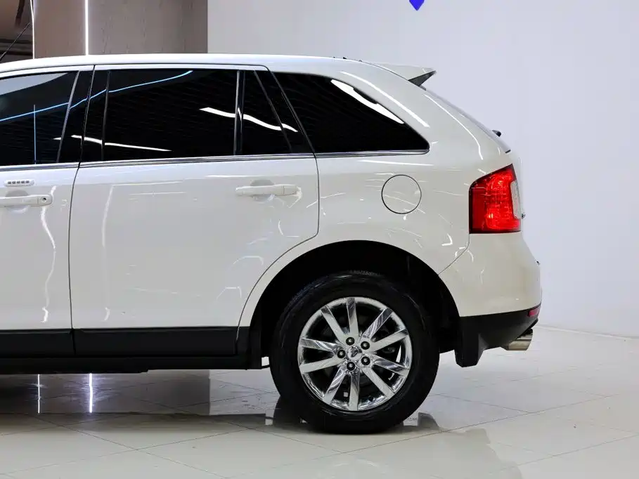 Ford Edge (Import) — миниатюра 4