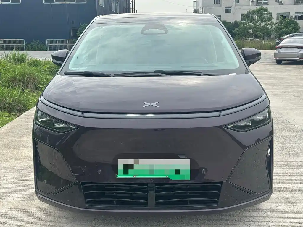XPeng X9 2025