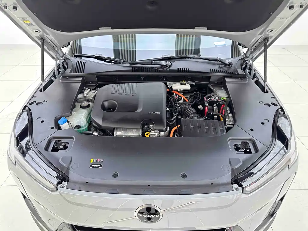 Volvo XC70 2026 Plus