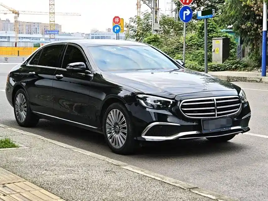 Mercedes-Benz E-Class — миниатюра 3