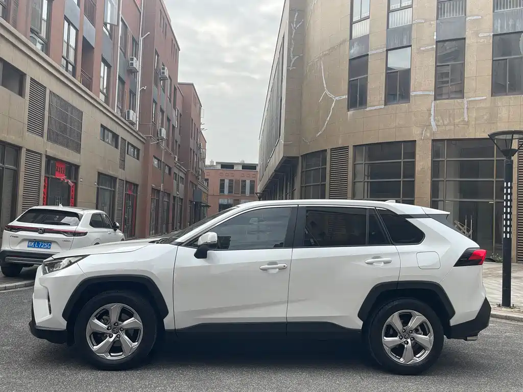 TOYOTA RAV4 RONGFANG