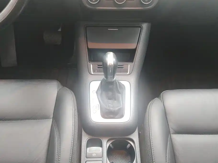 Volkswagen Tiguan — миниатюра 16