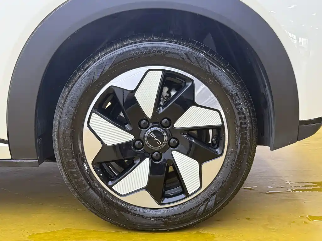 BYD Dolphin — миниатюра 9