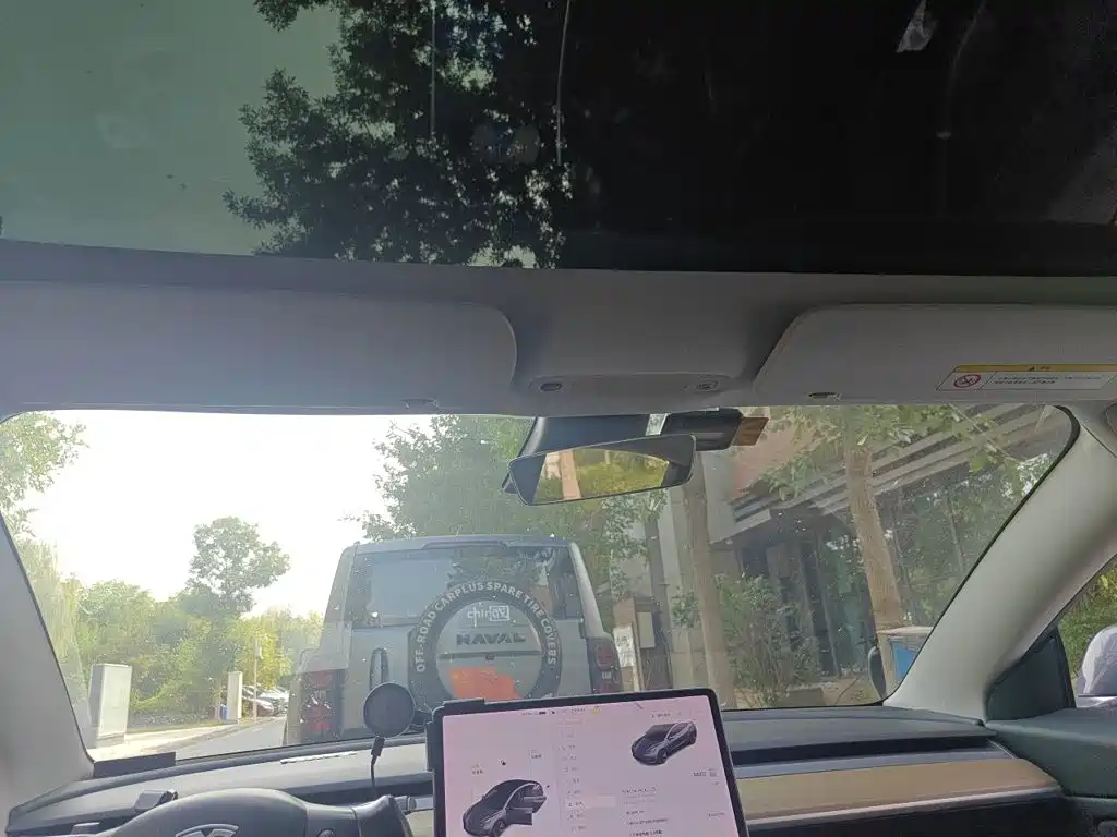 Tesla Model 3 — миниатюра 19