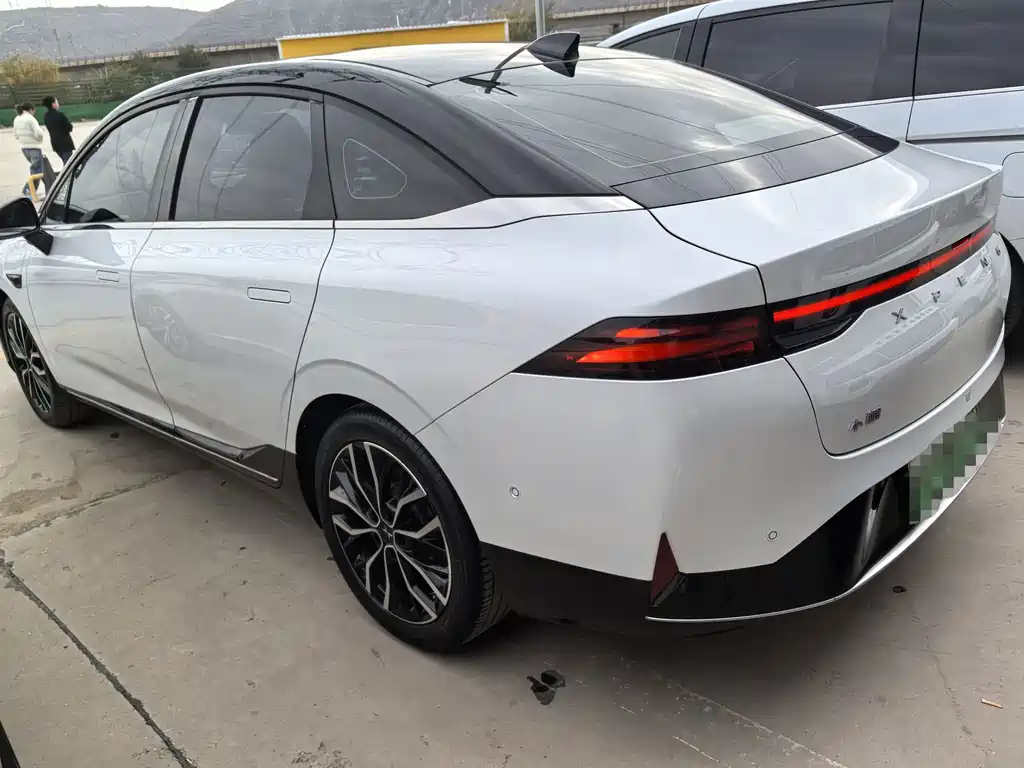 XPeng P5 — миниатюра 4