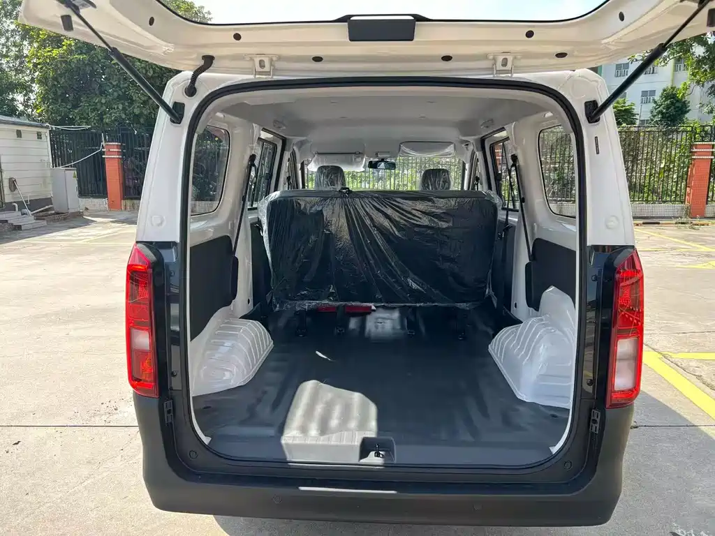 Wuling Rongguang EV — миниатюра 8