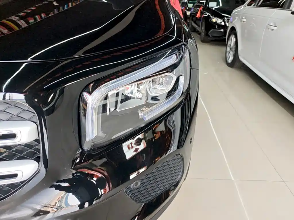 Mercedes-Benz GLB — миниатюра 24