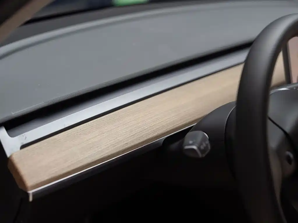 Tesla Model Y — миниатюра 11
