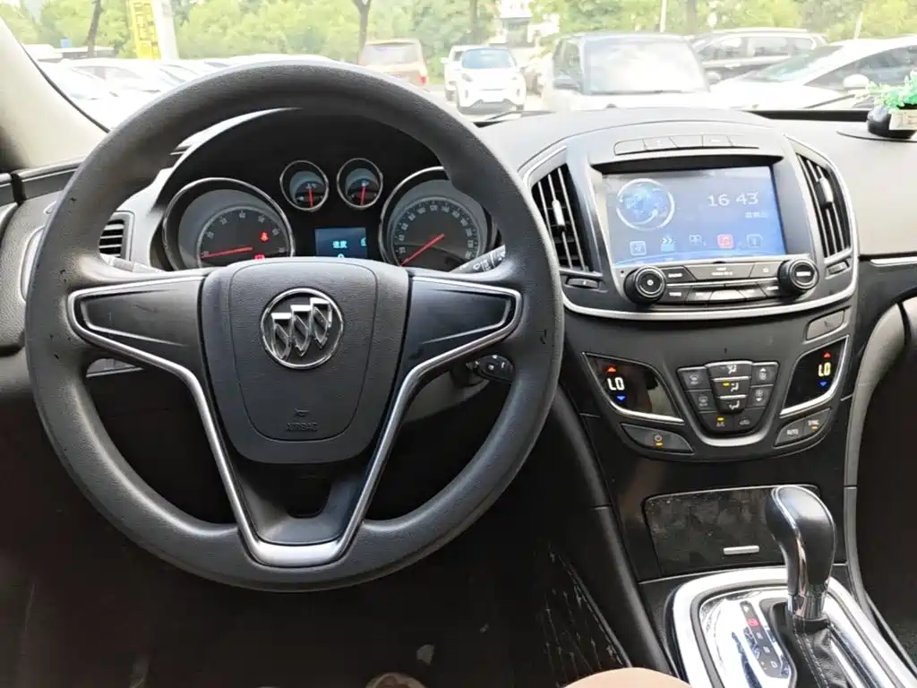 Buick Regal — миниатюра 10