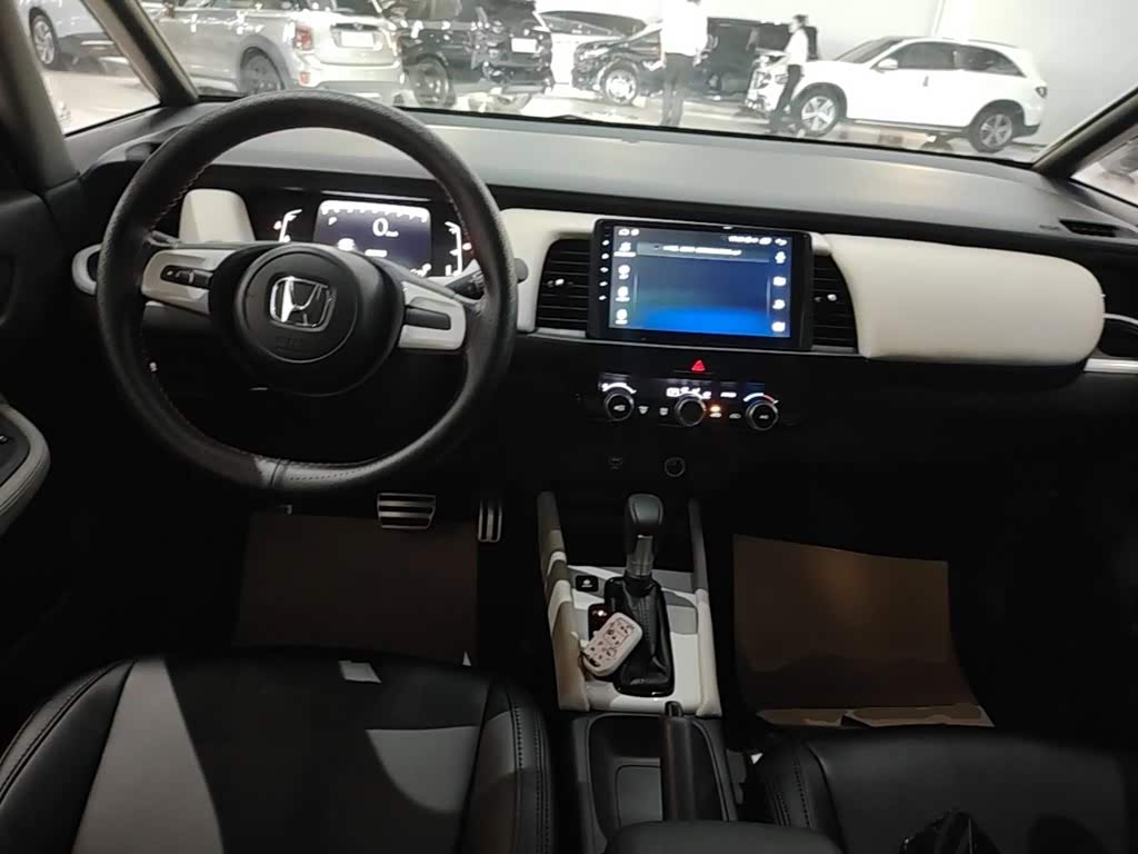 Honda Life 1.5 л 2021 г. Белый, пробег 13400 км