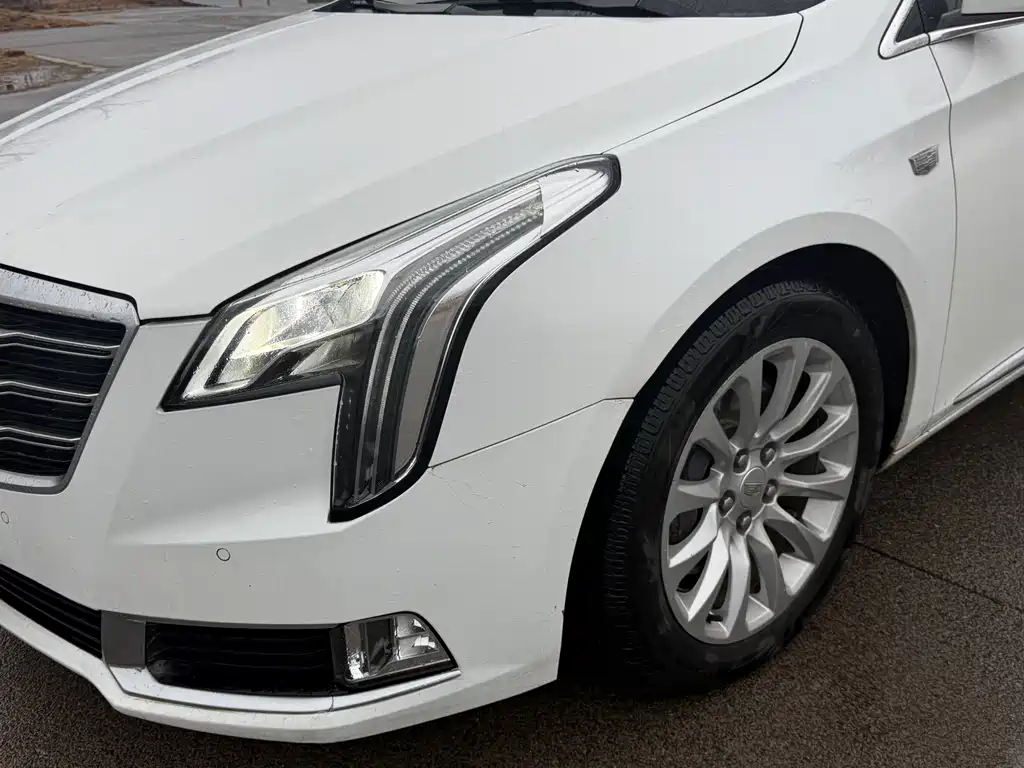CADILLAC XTS