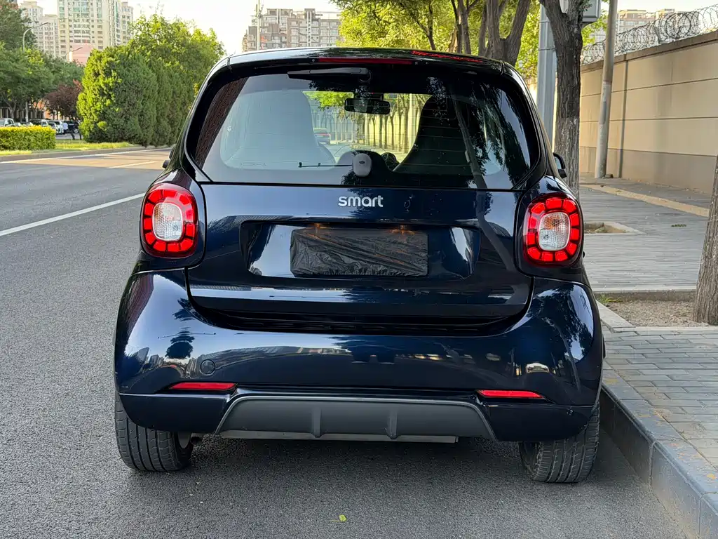 Smart fortwo 2017 0.9T 66 V