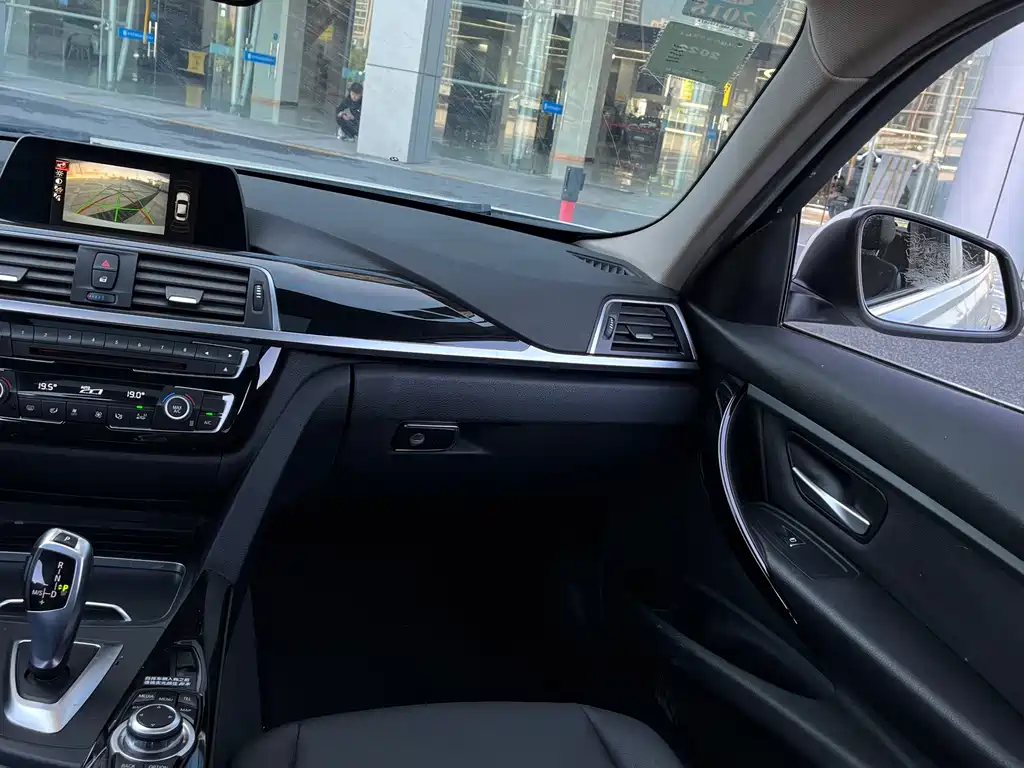BMW 3 Series — миниатюра 17