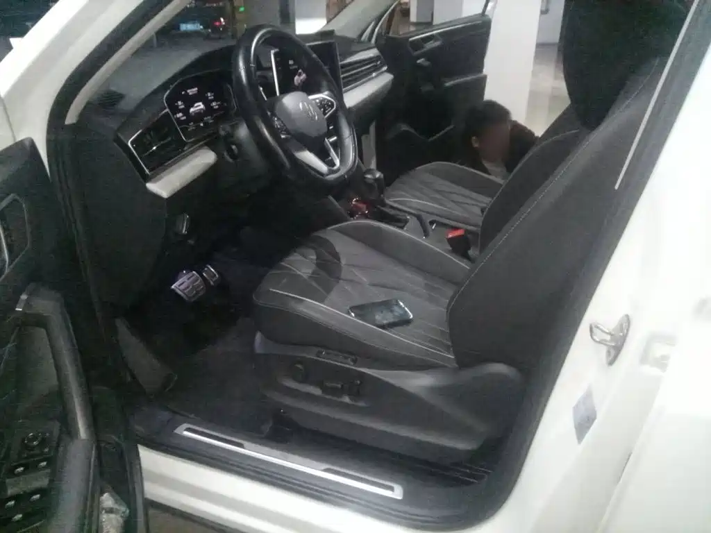 Volkswagen Tiguan L — миниатюра 14