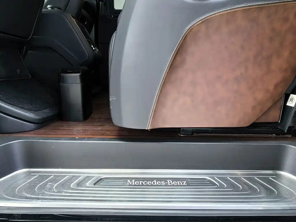 Mercedes-Benz V-Class — миниатюра 19