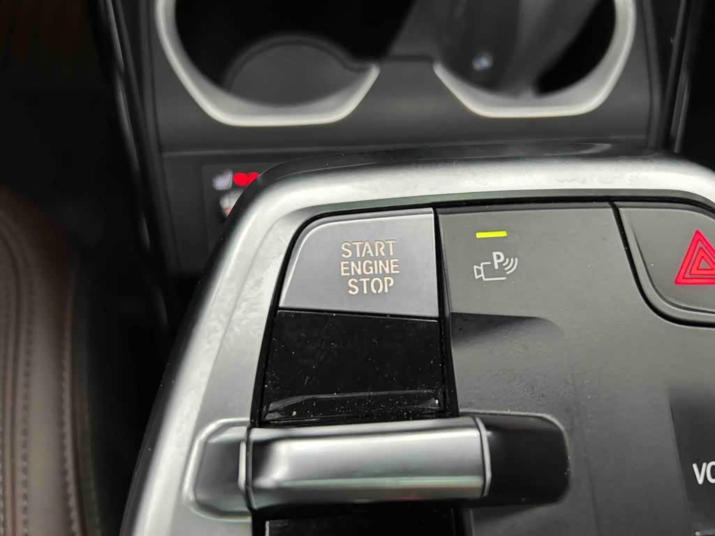 BMW X1 1.5 л 2024 г. Белый, пробег 30299 км