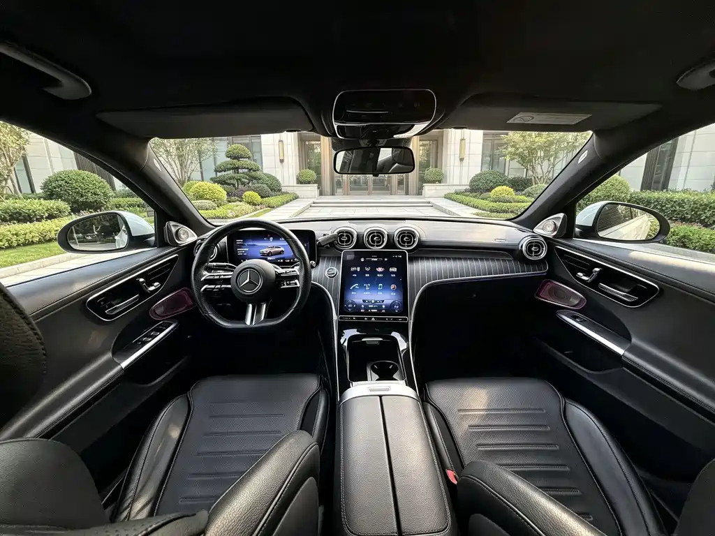 Mercedes-Benz C-Class — миниатюра 6