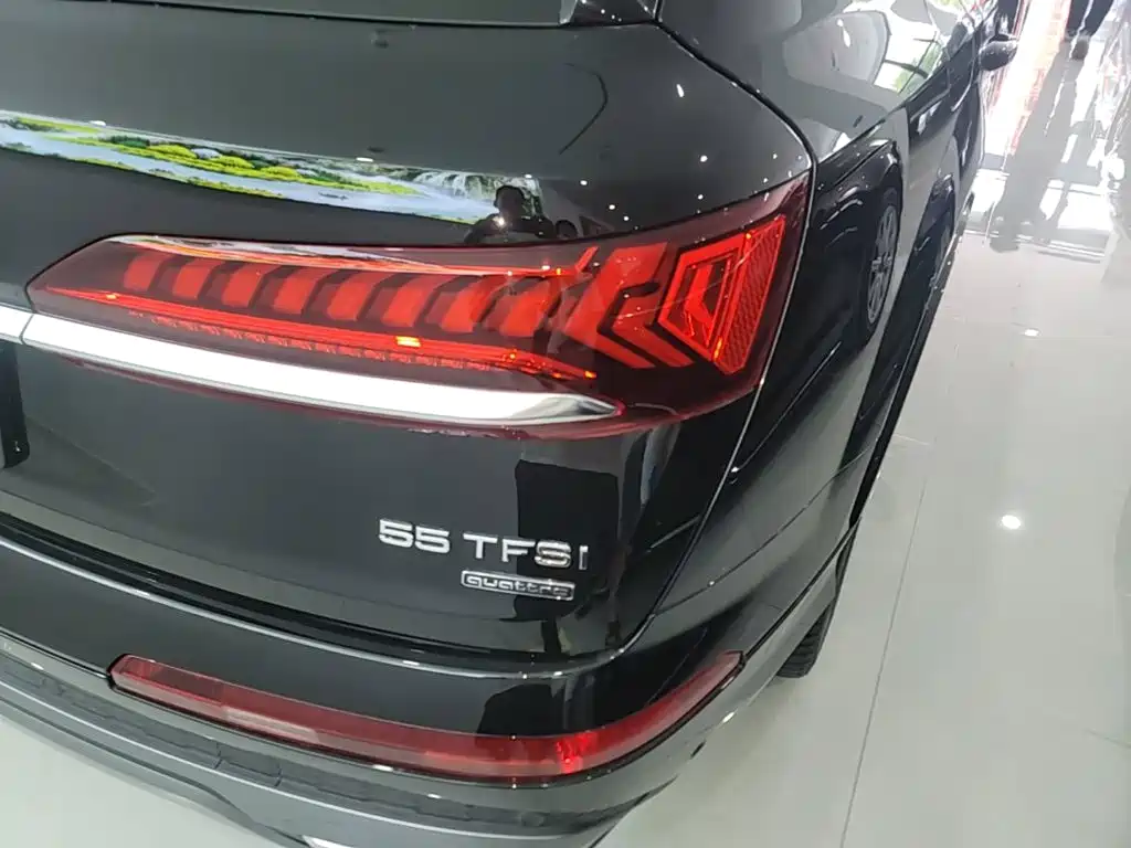 Audi Q7 — миниатюра 8
